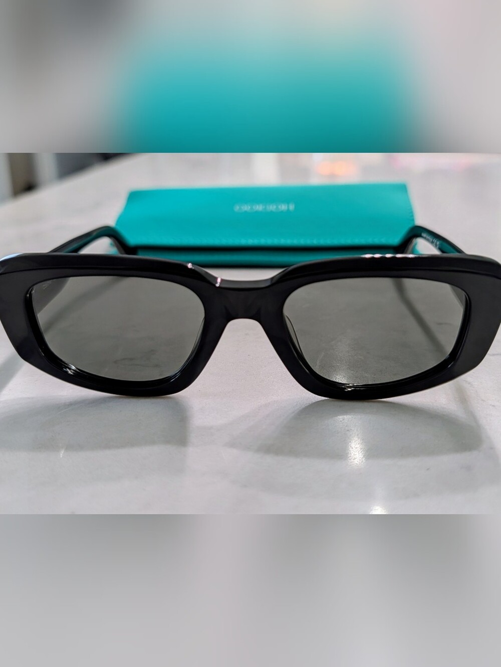 OOKIOH Women's Gloss Black Square Sunglasses with Dark Lenses